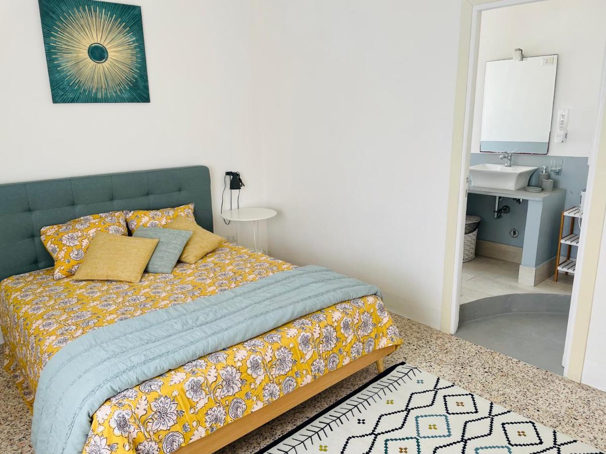 La Guardiania Bed & Breakfast Sabaudia Bagian luar foto